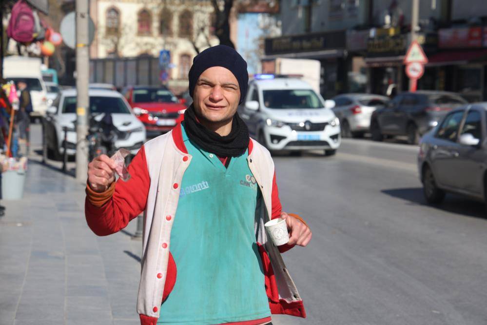 Konya’nın mesleğini aşkla yapan dilencisi yine gündem oldu 7